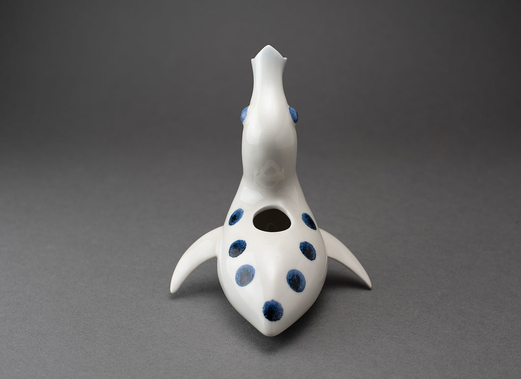 Récipient à saké en porcelaine blanche en forme d'oiseau