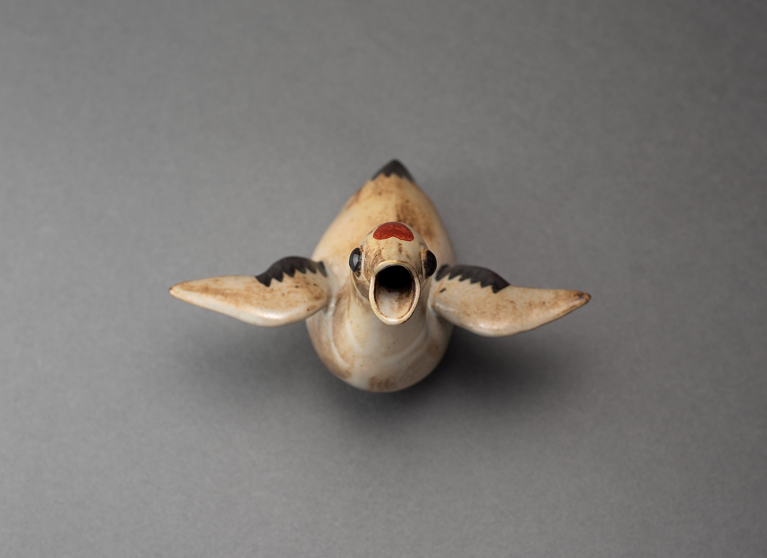 Récipient à saké en forme de grue à couronne rouge