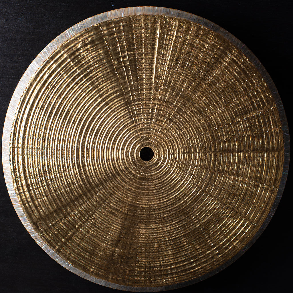 Vase à fleur unique, « Enveloppé de lumière »