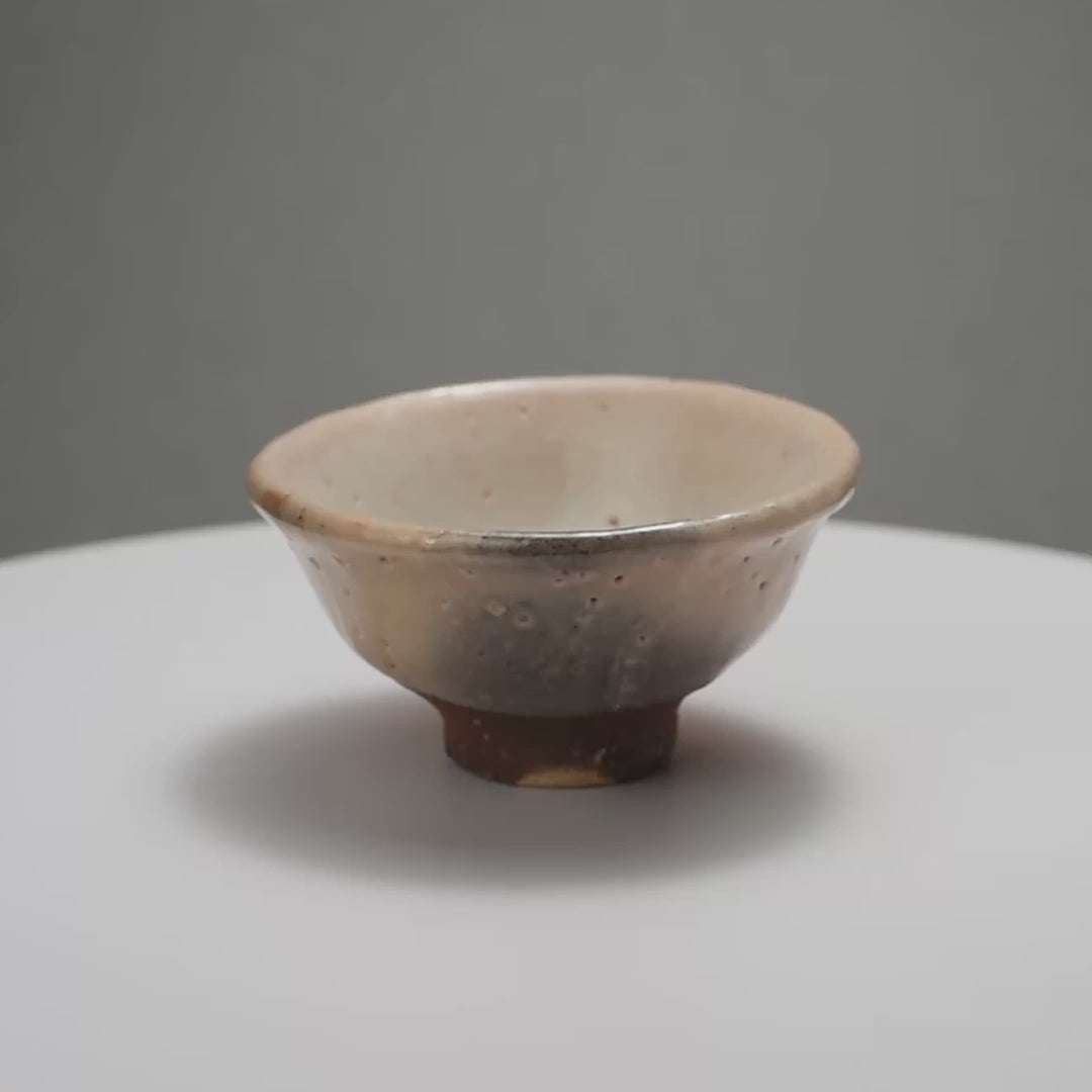 Glaçure Sino, Coupe à saké