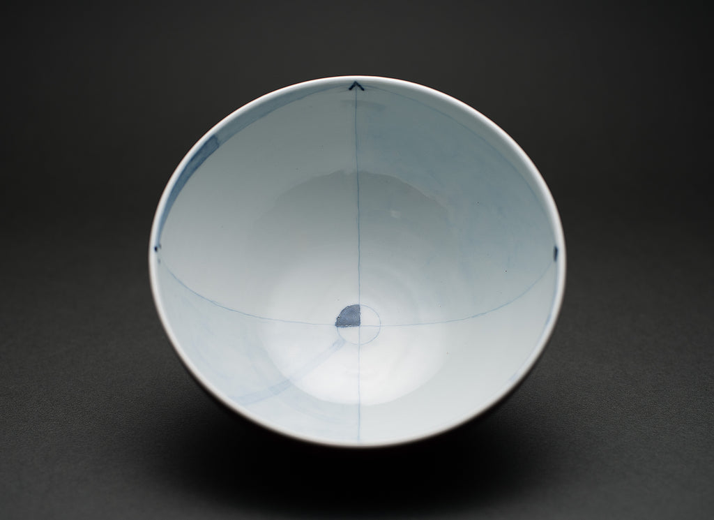 Bol peint en rouge et bleu